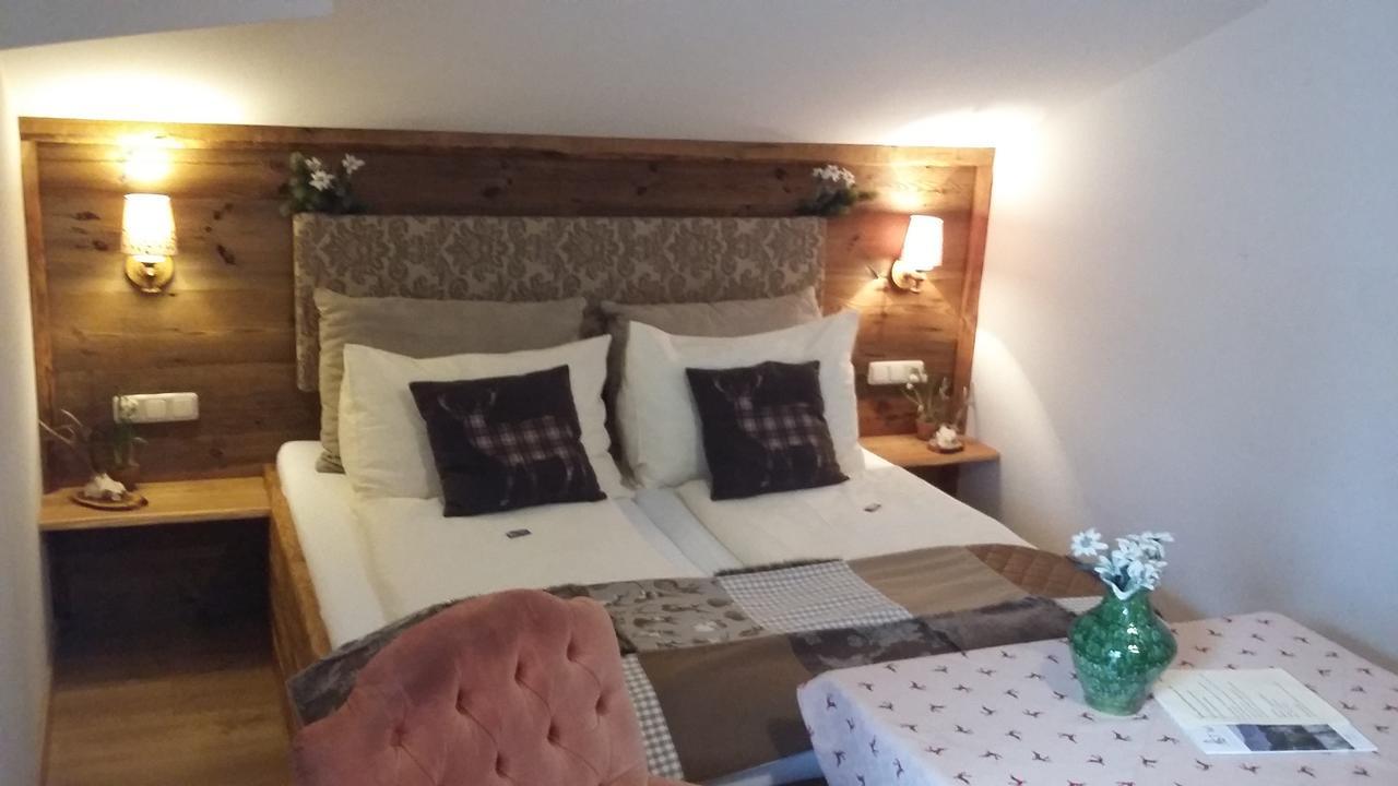 Platzhirsch Zur Alten Wagnerei Gastehaus Bed and Breakfast Saint Wolfgang Buitenkant foto